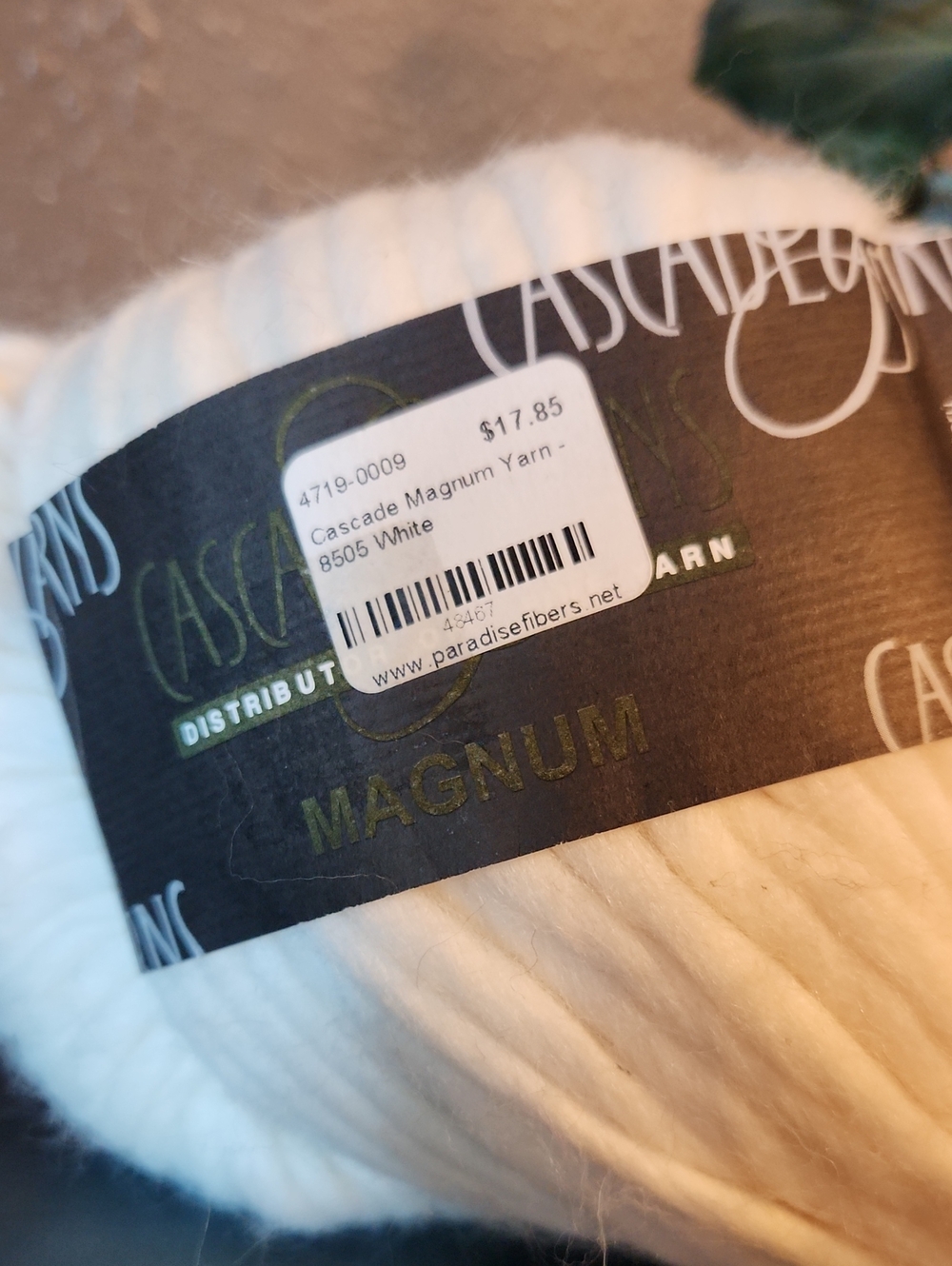 Cascade Magnum Yarn - White Premium Chunky Fiber